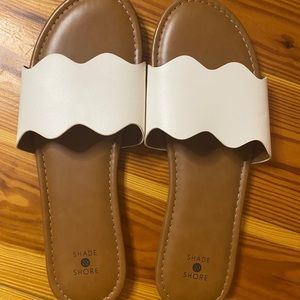 Shade & Shore White Sandals